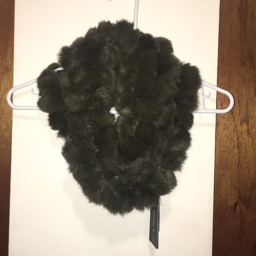 💚NWT Marcus Adler Rabbit Fur Infinity Scarf